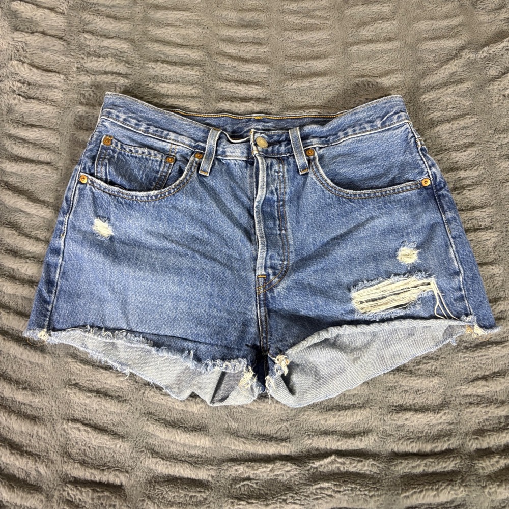 Levis 501 Original Distressed Denim Shorts Medium Wash Blue W30 56327-0116